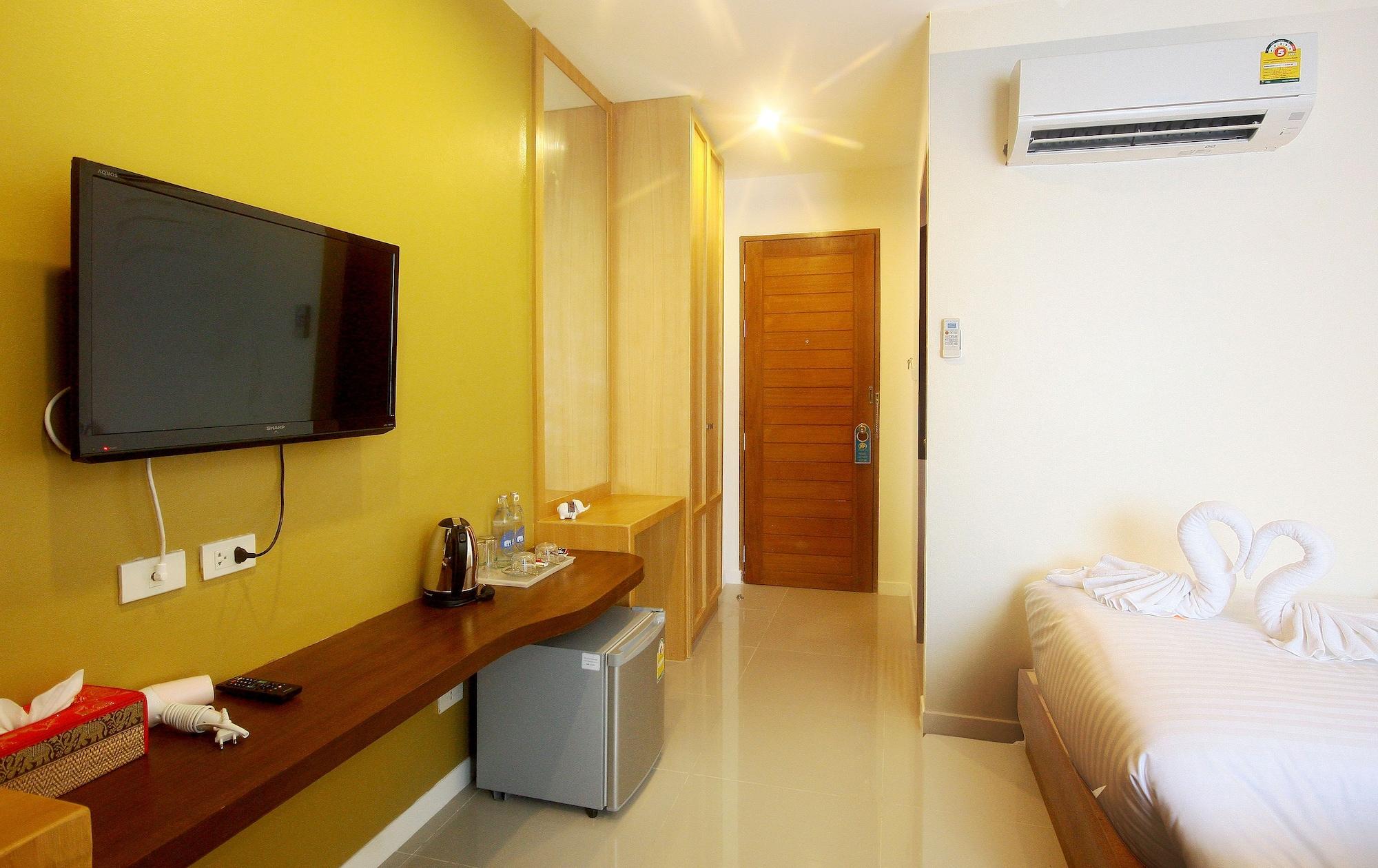 บรีซโซเทล  Hotel Patong ภายนอก รูปภาพ