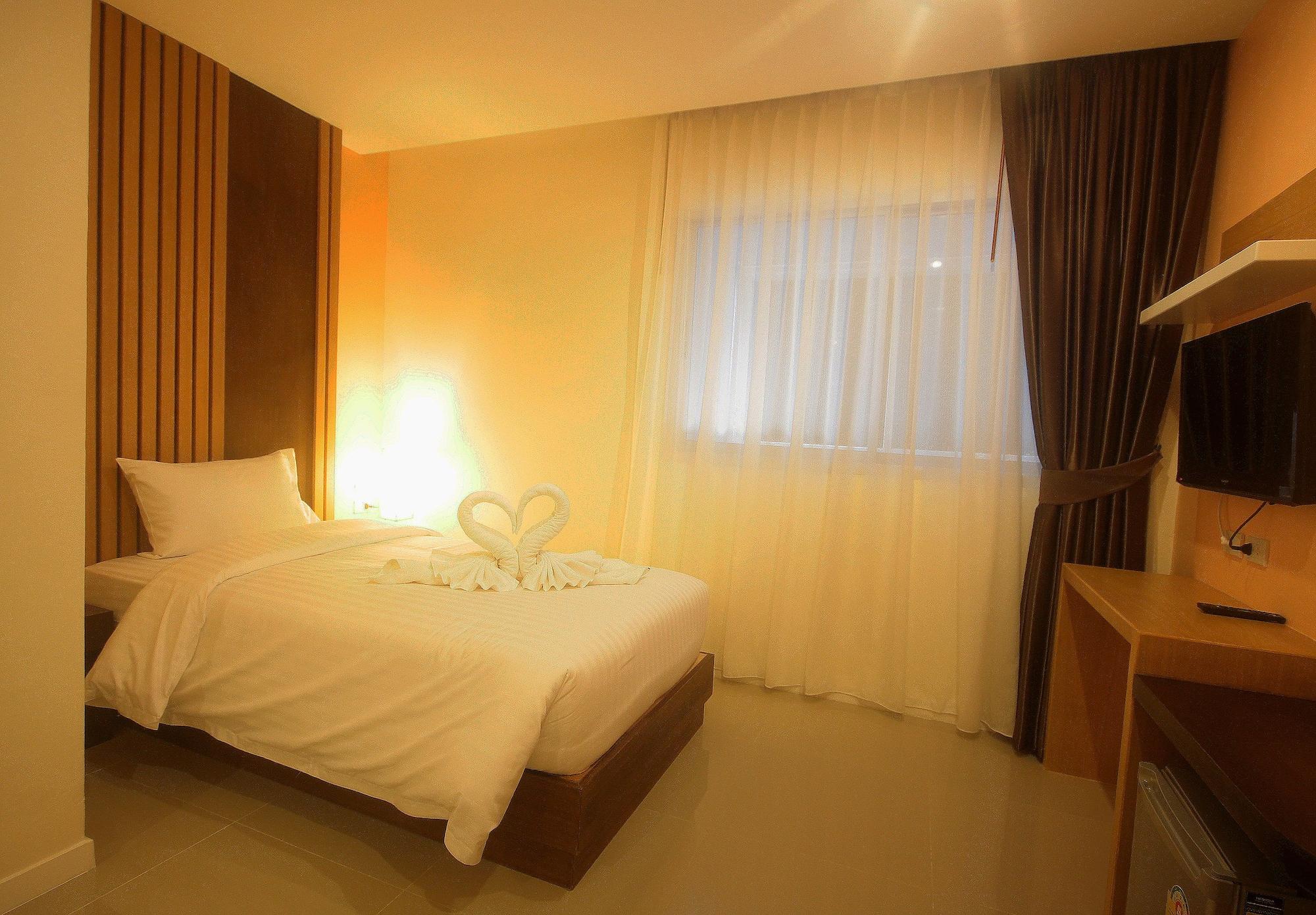 บรีซโซเทล  Hotel Patong ภายนอก รูปภาพ