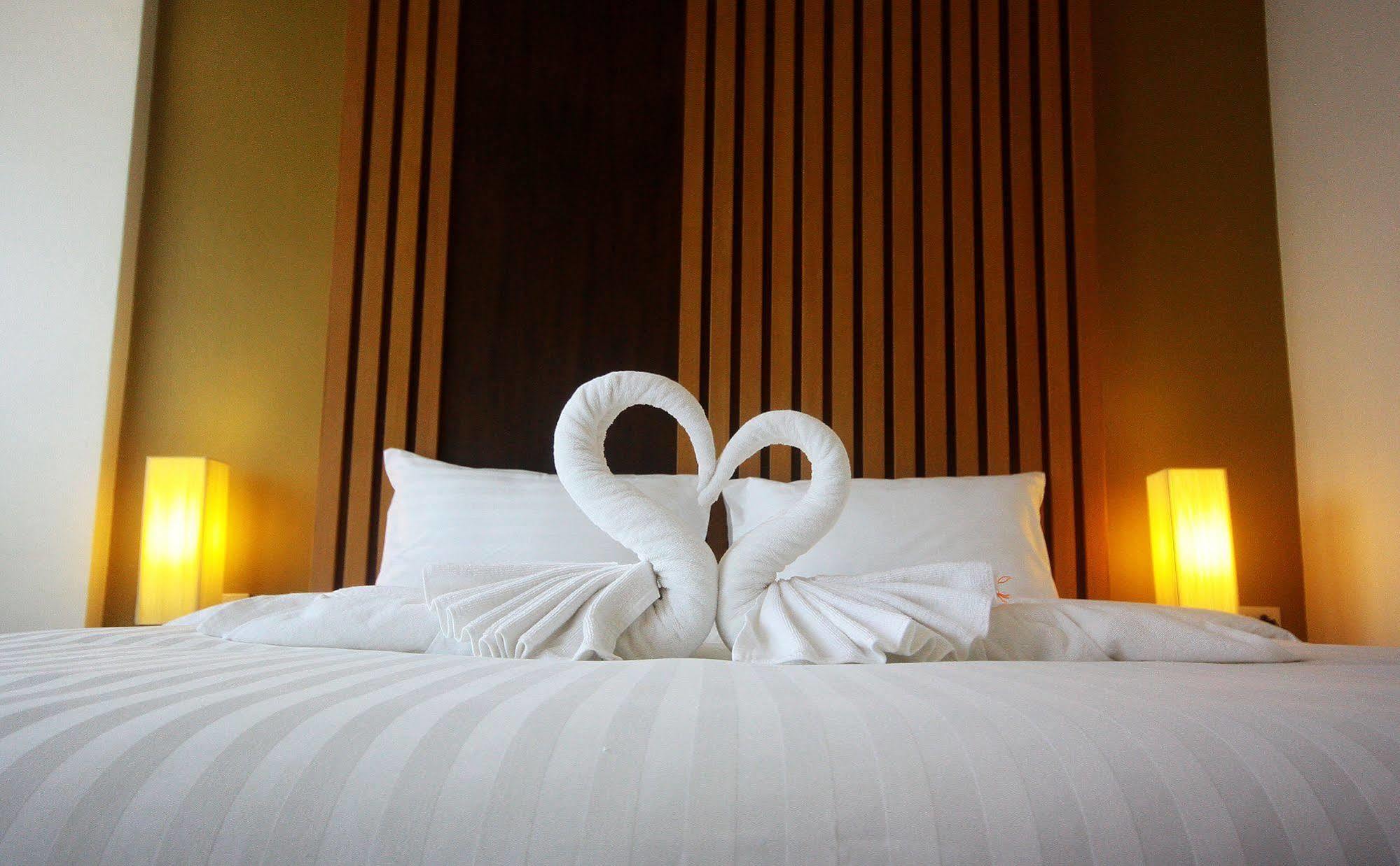 บรีซโซเทล  Hotel Patong ภายนอก รูปภาพ